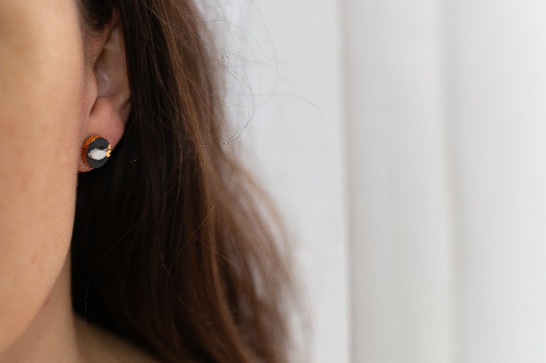 Secret Release Earring | Memento Stud