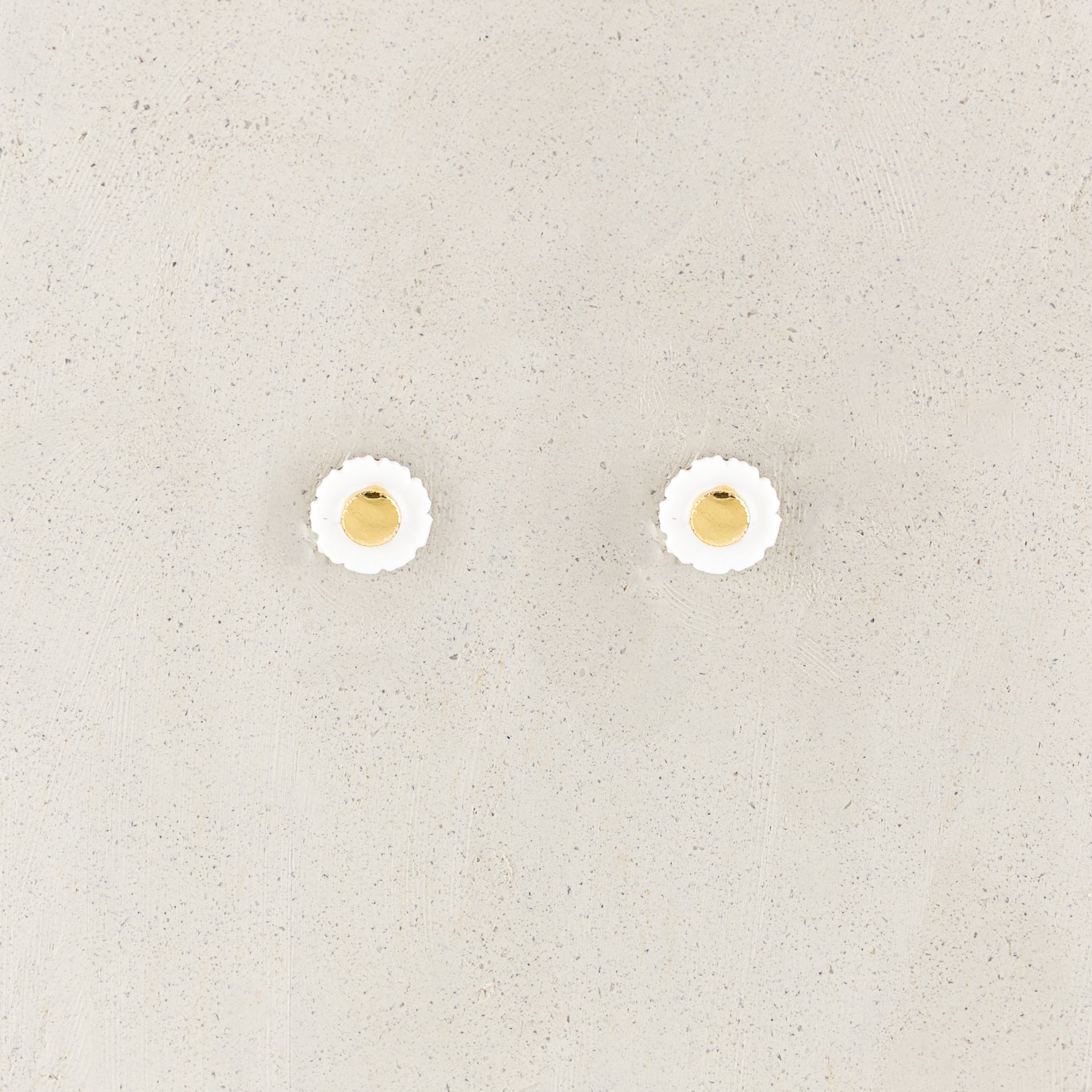 Chamomile Stud