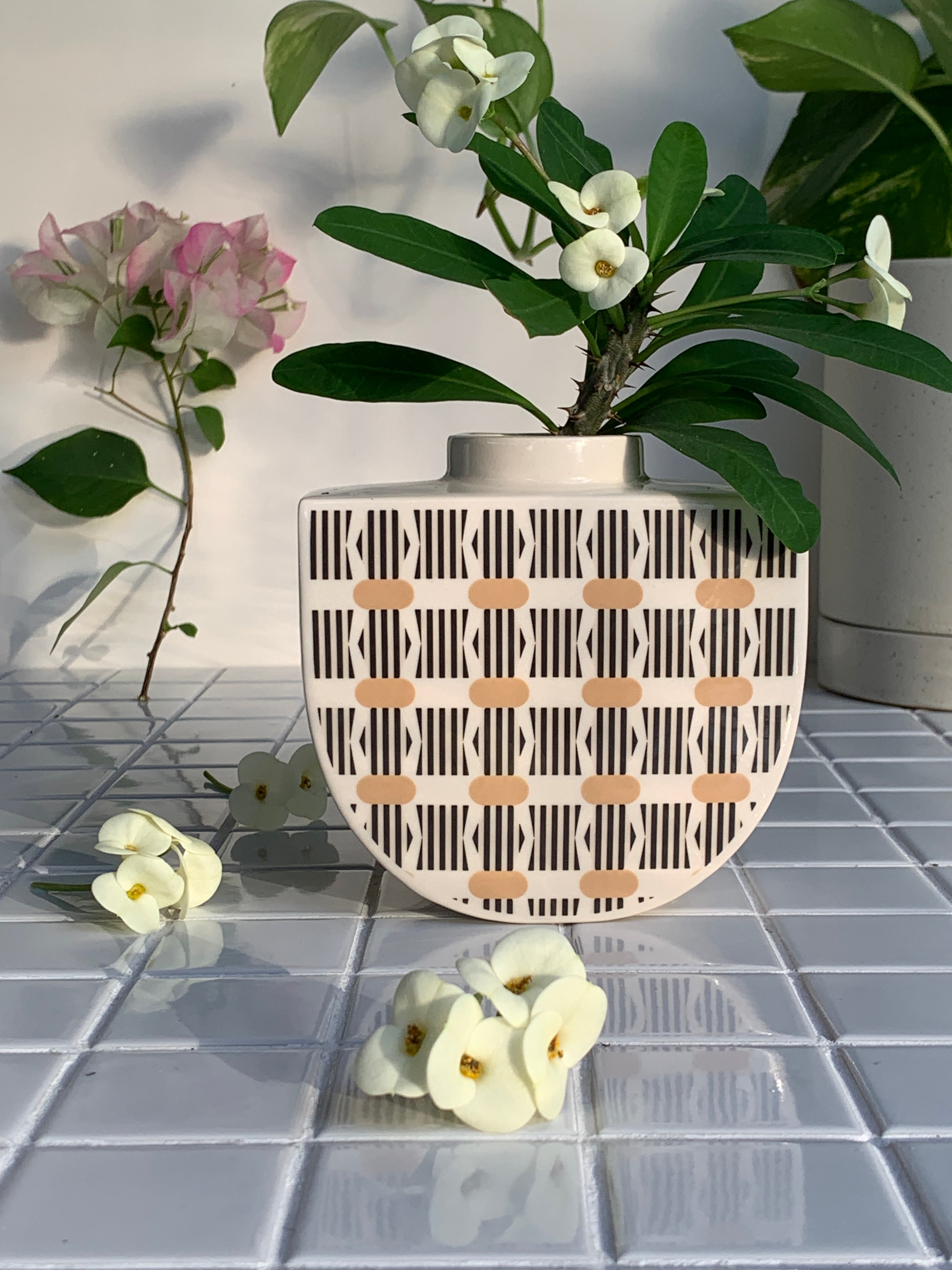Light Room Boat Vase