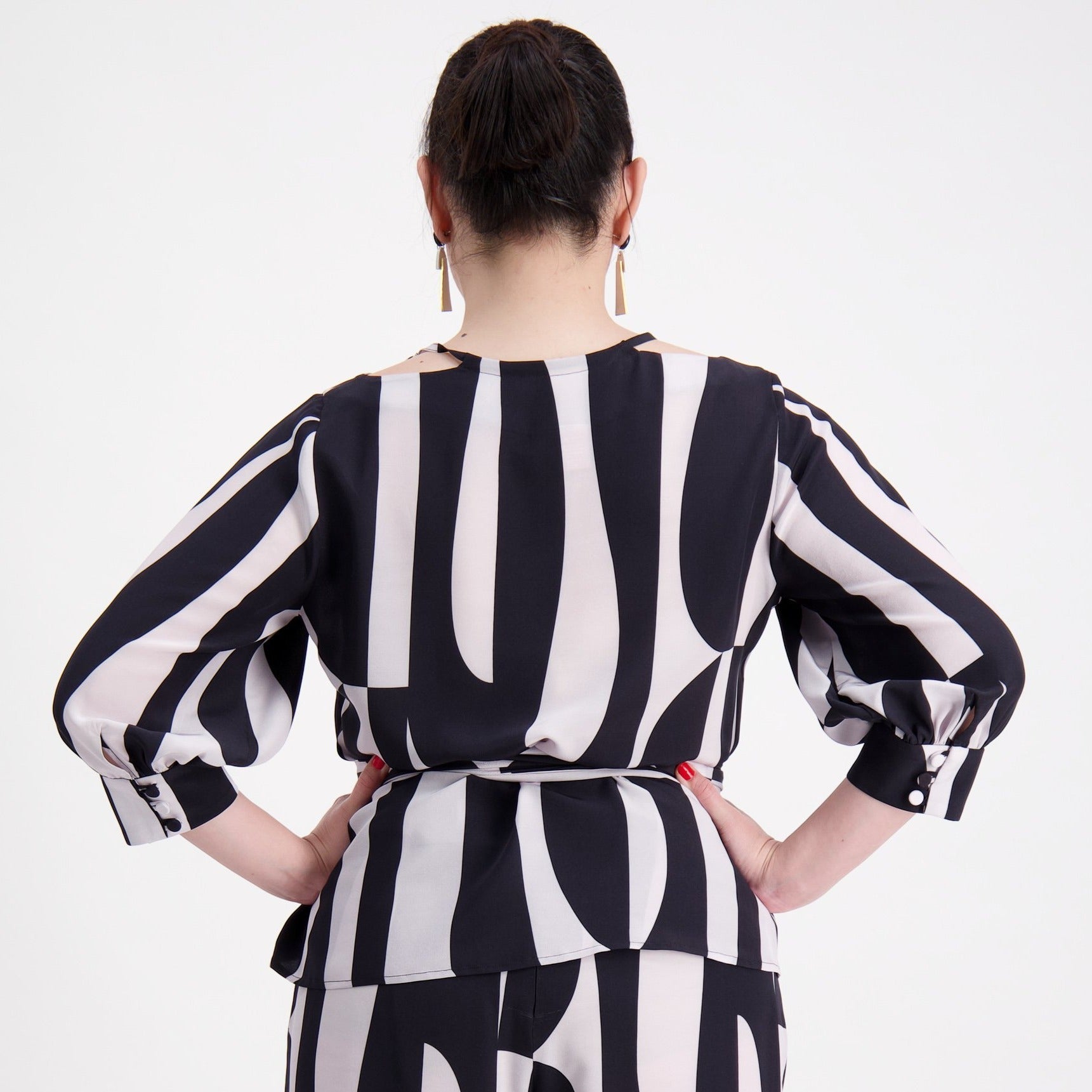 SIZE 8 & 6 Sculpture Blouse